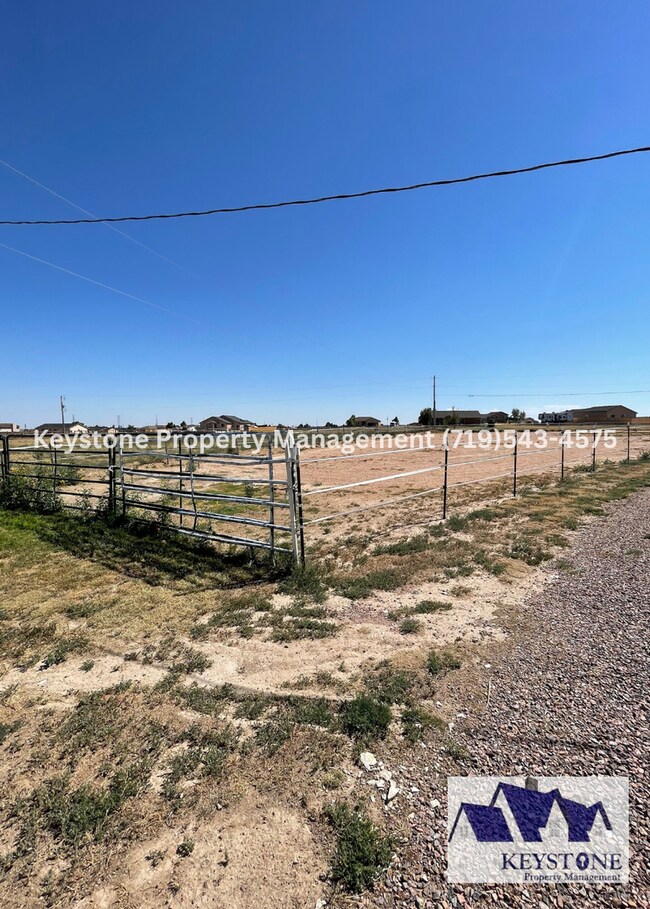 Building Photo - Horse Property with Corrals/Stables - Home...