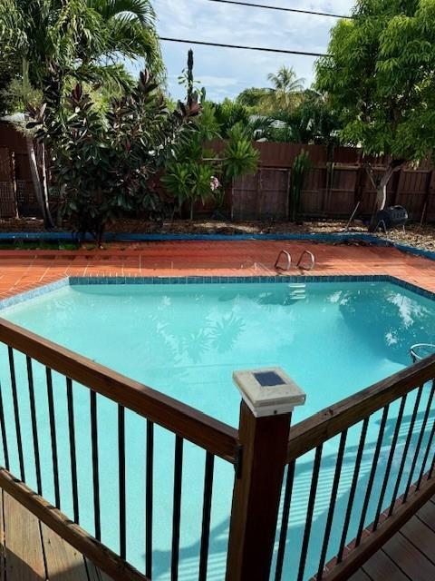 Building Photo - 31 NE 56th St