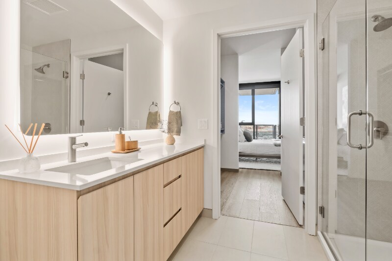 Building Photo - 541 S Damen Ave