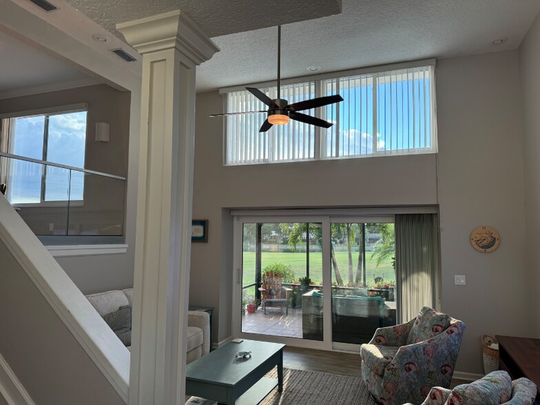 Building Photo - 13968 Lake Point Dr