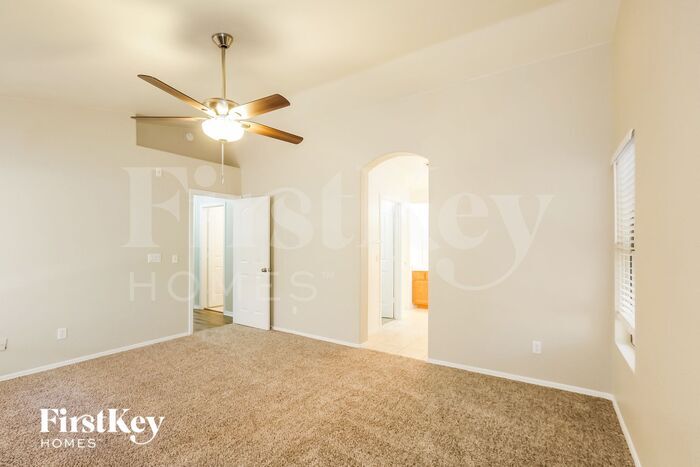 Building Photo - 652 W Baylor Ln