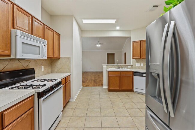 Building Photo - 15511 Fir Woods Ln