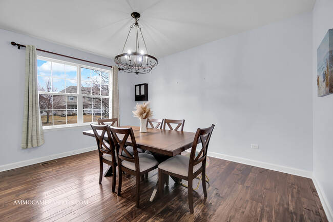 Building Photo - 2305 Brookstone Dr