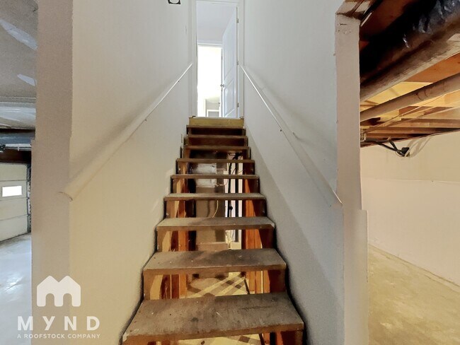 Building Photo - 629 Bennett Dr