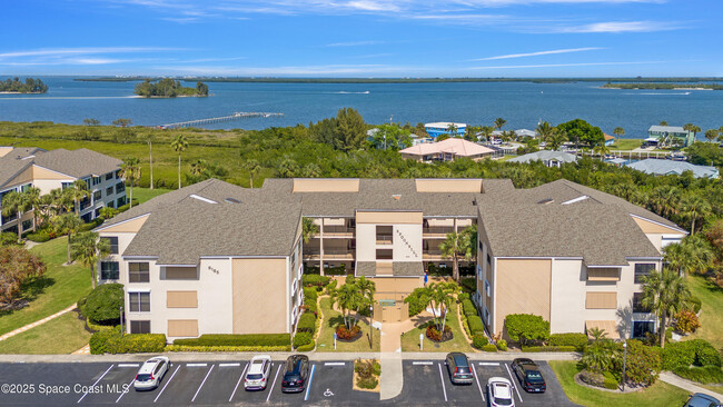Building Photo - 6165 S Mirror Lake Dr