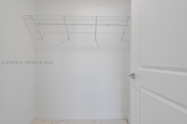 Building Photo - 420 SW 7th St