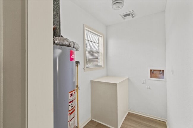 Building Photo - 1521 Avenue O