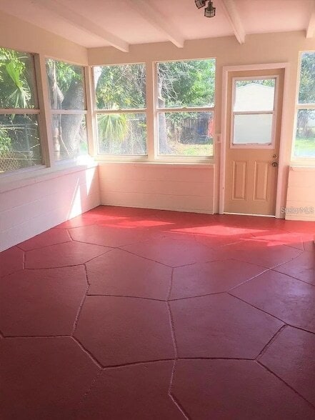 Building Photo - 762 60th Ave NE