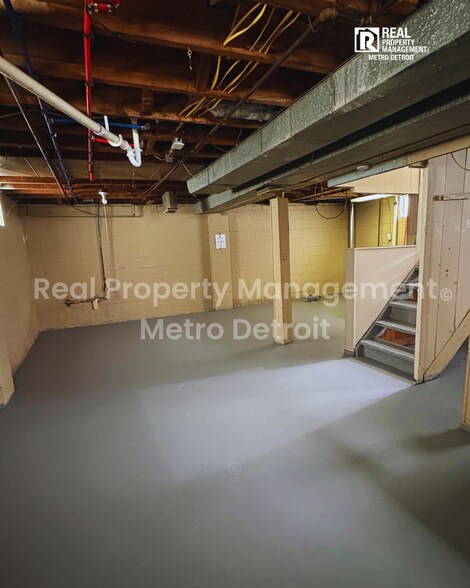 Building Photo - 21242 Beechwood Ave