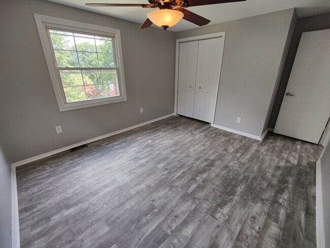 Building Photo - Allison Park - 2 BR Duplex, Fully Renovated, Garage/Driveway, Huge Yard!