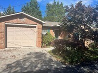 Building Photo - Cute 2 Bed/1.5Bath Home in the Heart of We...
