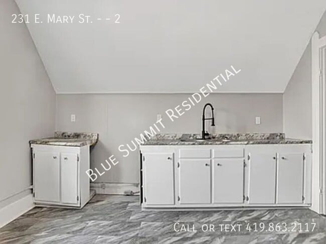 Building Photo - 231 E Mary St