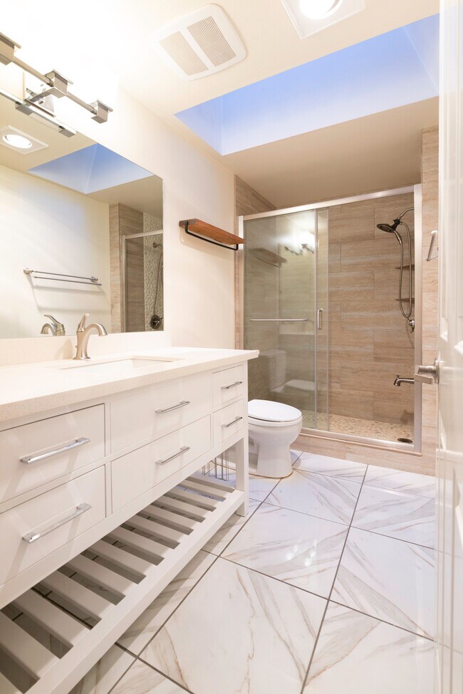 Building Photo - 3606 22nd Ave W