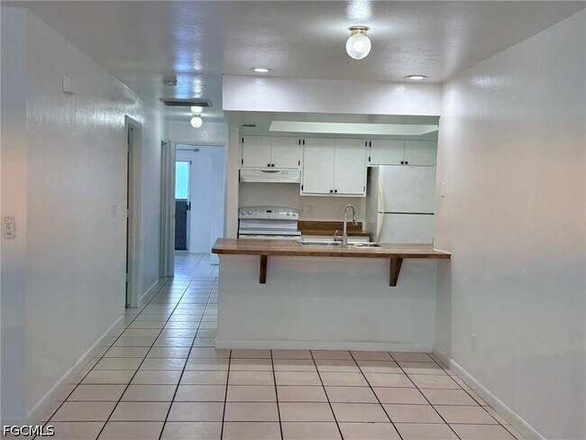 Building Photo - 729 SW 39th St