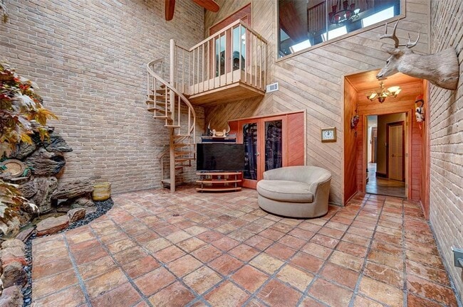 Building Photo - 5141 Del Monte Dr