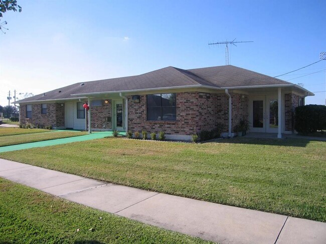 Primary Photo - 1207 Miracle Dr