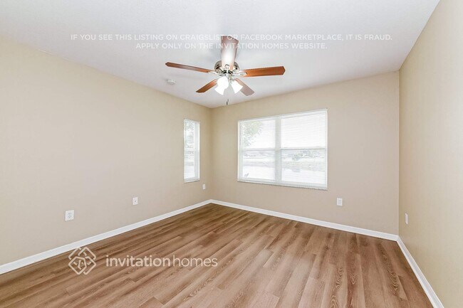 Building Photo - 920 49th St Cir E