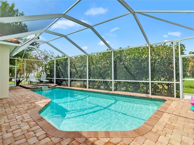 Building Photo - 8870 Huntington Pointe Dr