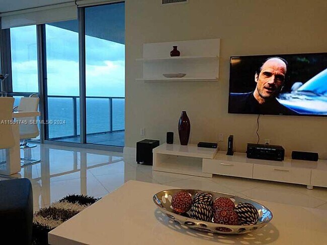 Building Photo - 3101 S Ocean Dr