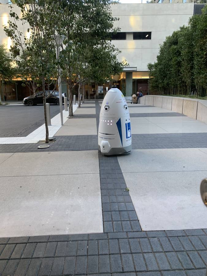 Building Photo - 260 King St