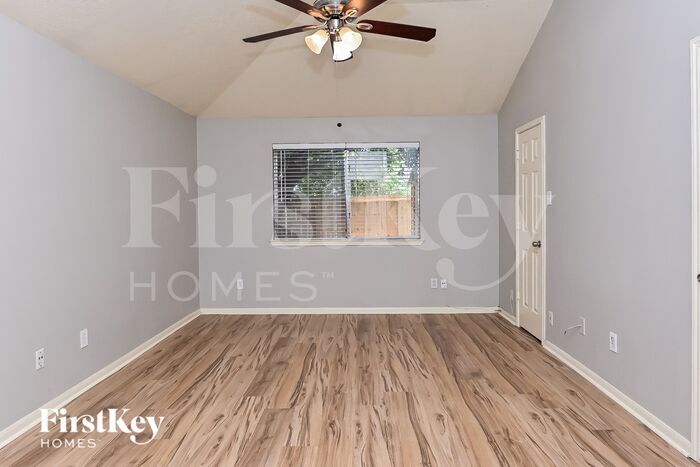 Building Photo - 28914 Stone Fox Dr