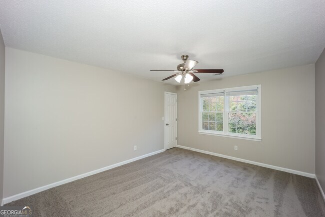 Building Photo - 130 Butterfield Ln