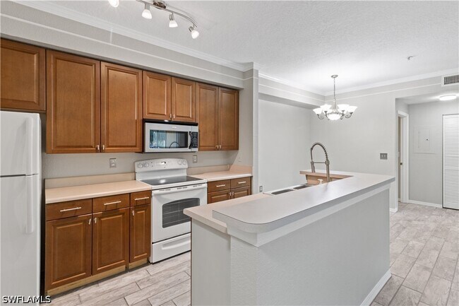 Building Photo - 11561 Villa Grand
