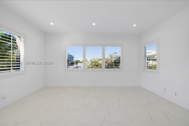 Building Photo - 3909 Garden 4