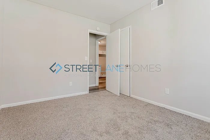 Building Photo - 3040 Foresthill Dr