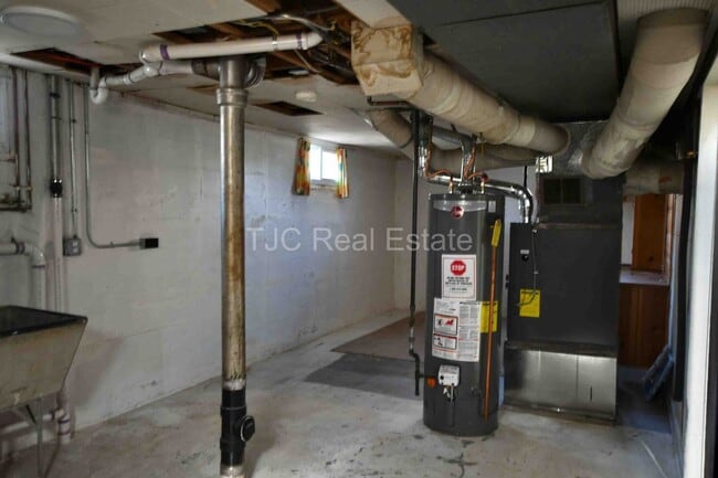 Building Photo - Central Park Home For Rent