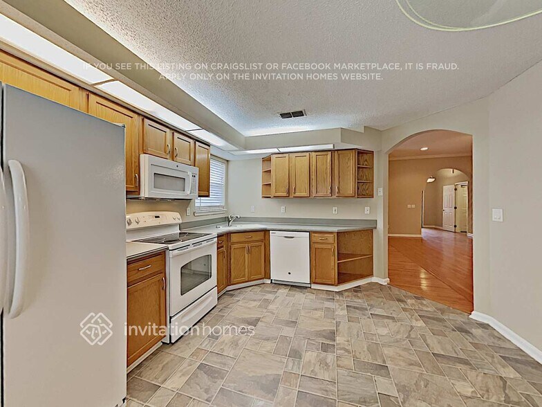 Building Photo - 10769 Las Colinas Way