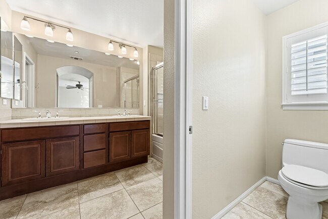 Building Photo - 2174 Desert Hare Ct