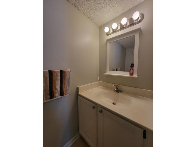 Building Photo - 13316 Zenith Ln