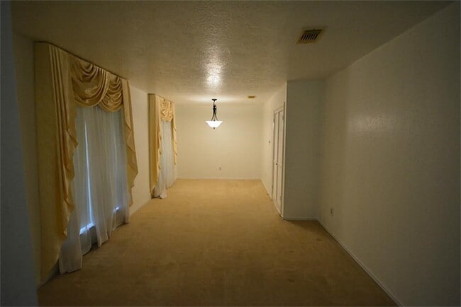 Building Photo - 13719 Rocky Bluff Dr