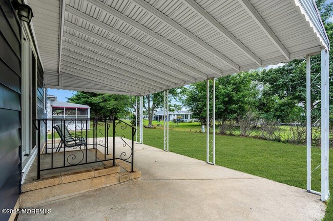 Building Photo - 24 Liberta Dr