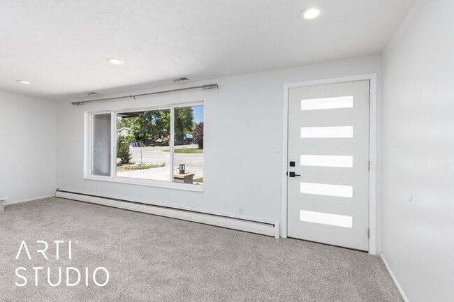 Building Photo - 983 Westwood Dr