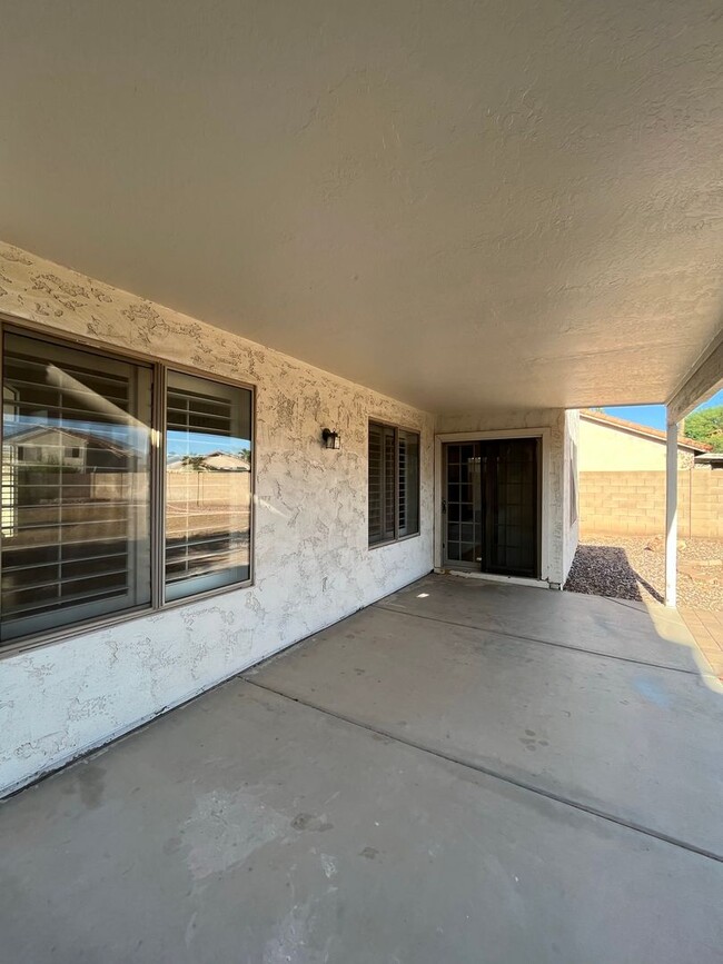 Building Photo - 3 Bedroom Home in the Clemente Ranch Commu...