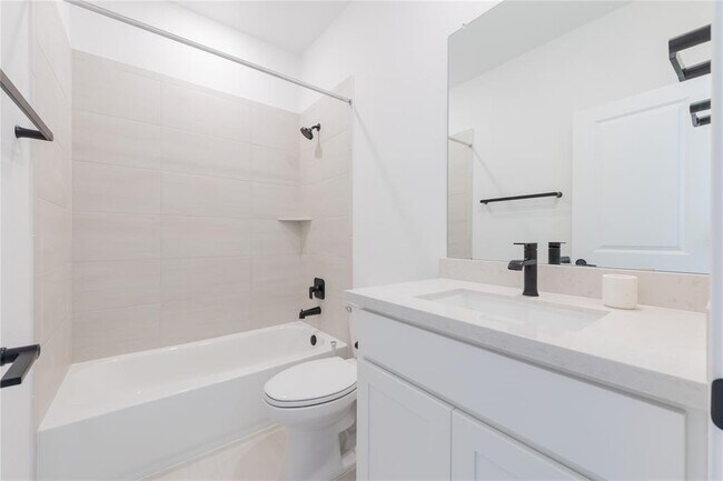 Building Photo - 1953 Varese Path