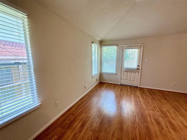 Building Photo - 6834 Catarina Cir