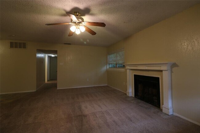Building Photo - 1616 Windsong Ln