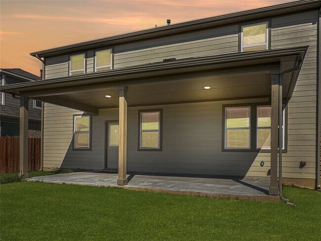 Building Photo - 1704 Carvin Wy