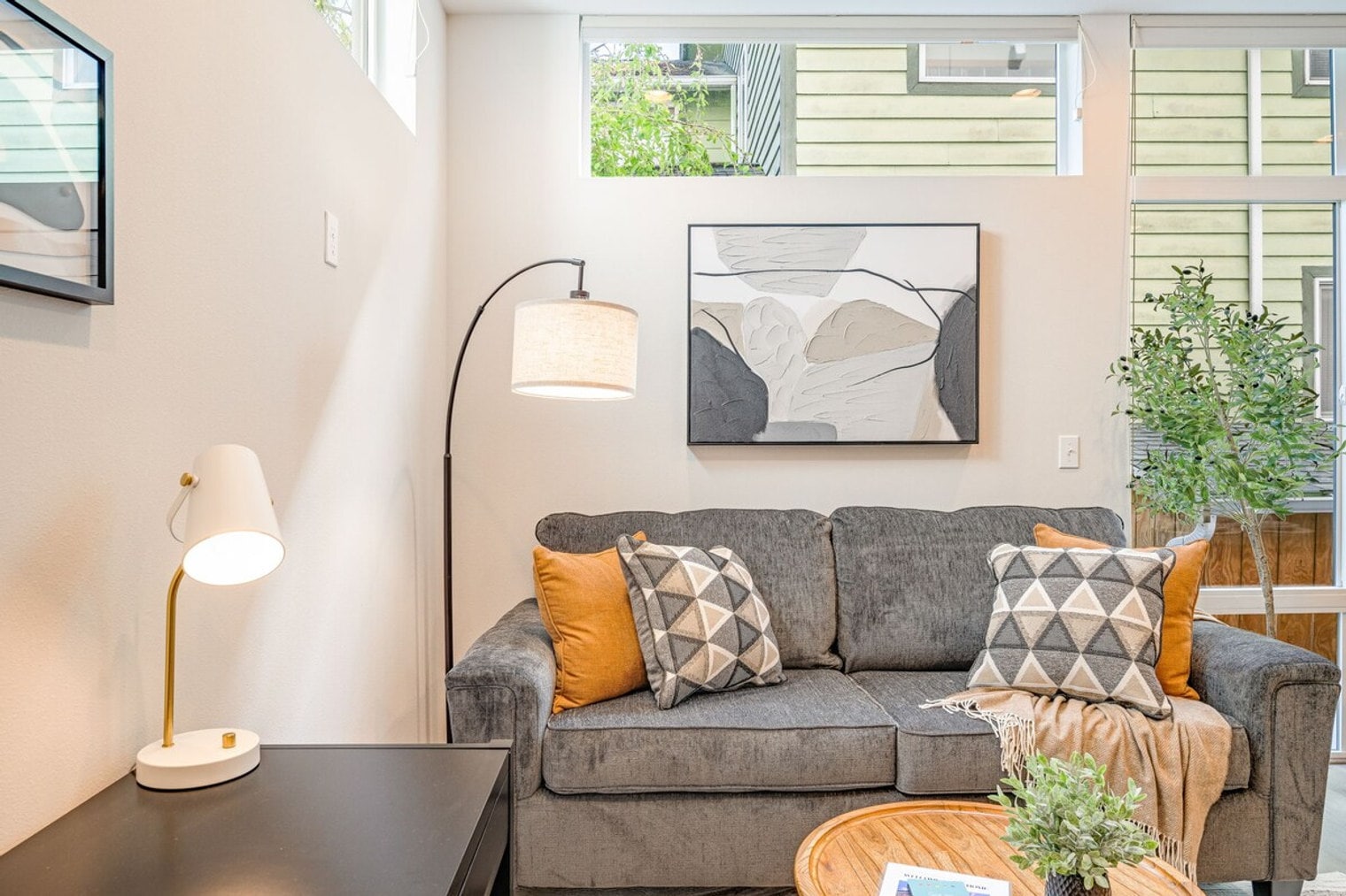 Building Photo - 1600 S Washington St