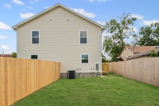 Building Photo - Brand New, Modern, and Ready for You in Temple, TX!