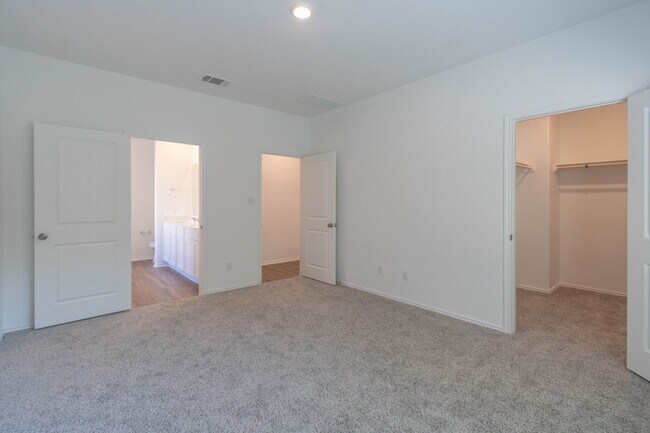 Building Photo - 3101 Windy Vane Dr