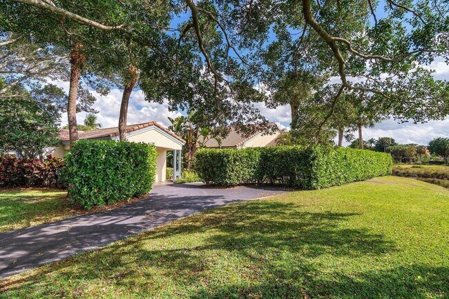 Building Photo - 2320 Las Casitas Dr