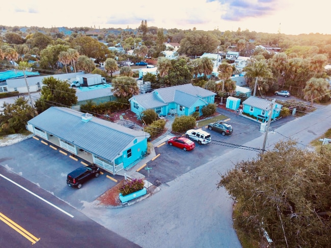 Building Photo - 2500 NE Indian River Dr