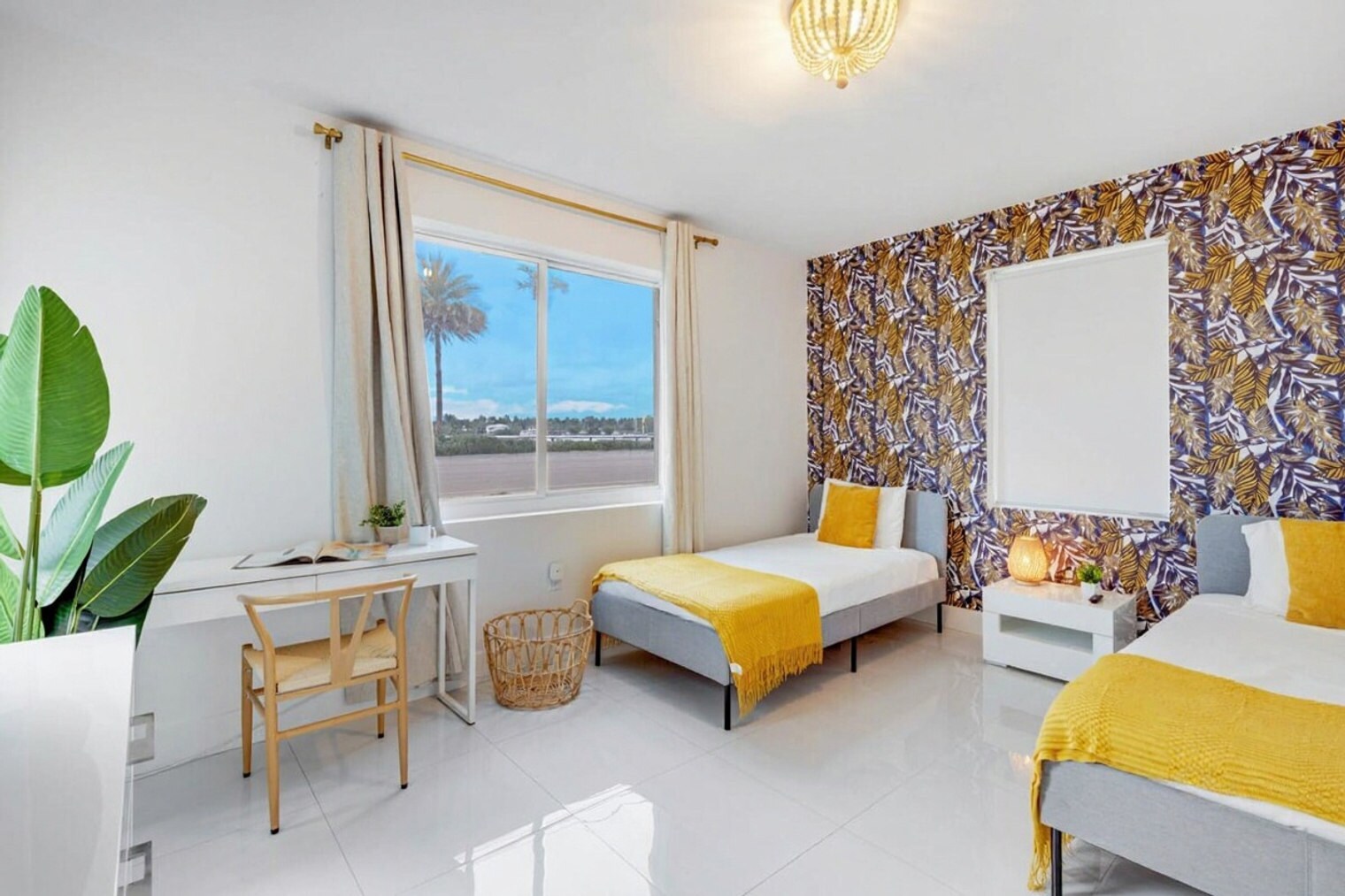 Building Photo - 809 S Ocean Dr