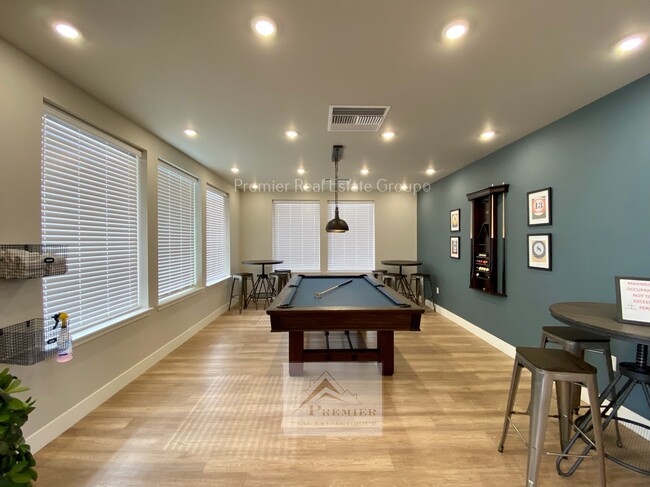 Building Photo - 2122 Birmingham Loop