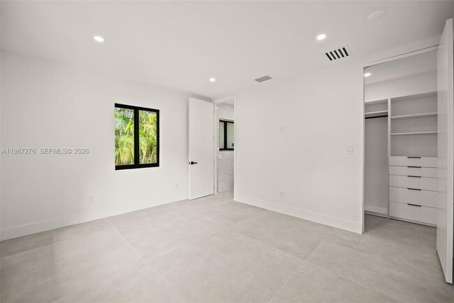 Building Photo - 235 NE 91st St