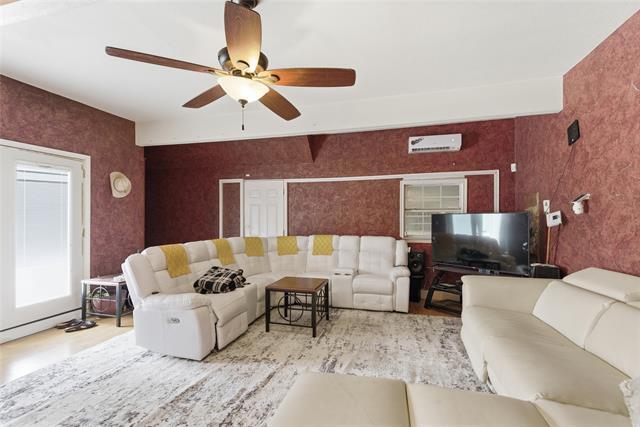 Building Photo - 1701 Creekway Dr